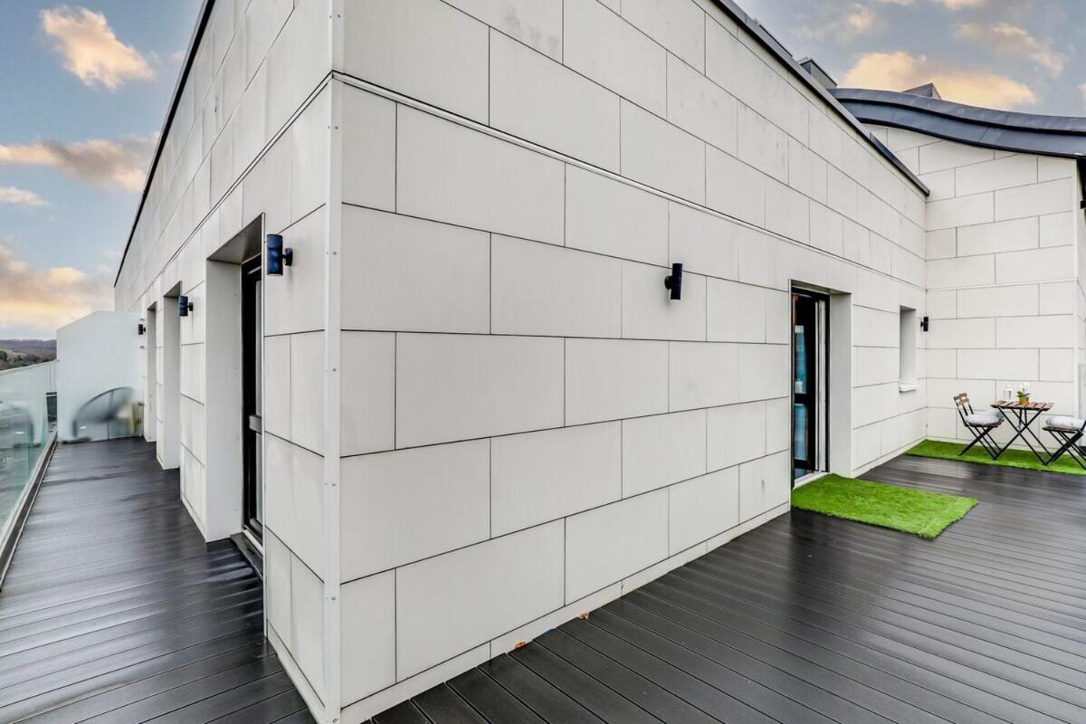 Prime Location, Panoramic Views, Surround Balcony Near Train Stn - Luton Apartamento Luton (Bedfordshire)